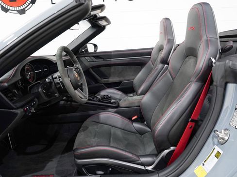 Used 2024 Porsche 911 Carrera GTS image 9