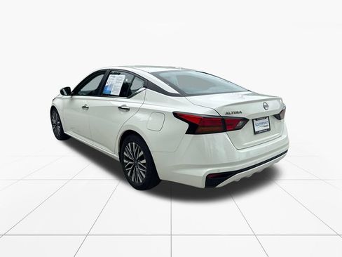 Used 2025 Nissan Altima 2.5 SV FWD image 6