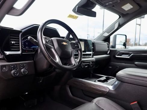 Used 2024 Chevrolet Silverado 2500 LTZ w/ LTZ Convenience Package AWD/4WD image 19