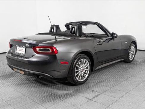 Used 2017 FIAT 124 Spider Classica image 6