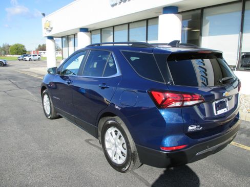 Used 2023 Chevrolet Equinox LT image 3