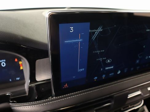 New 2026 Lincoln Corsair Premiere image 8