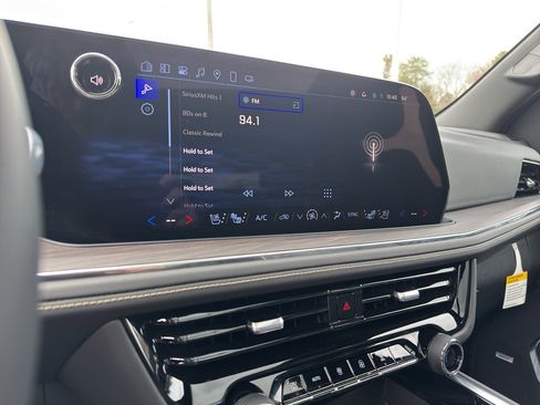 Used 2025 Chevrolet Suburban Premier w/ Sun And Tow Package image 17