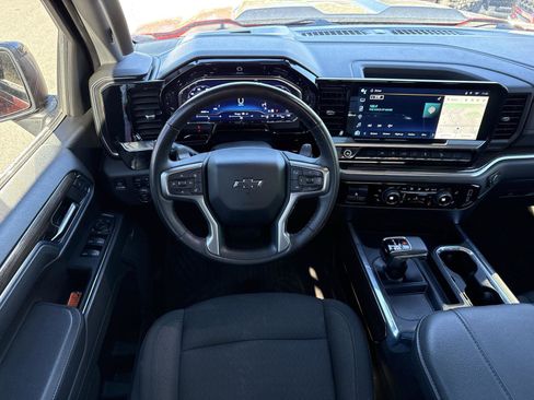 Used 2024 Chevrolet Silverado 1500 LT Trail Boss w/ Convenience Package II AWD/4WD image 17