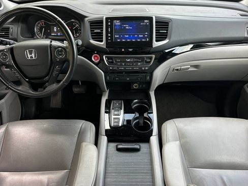 Used 2017 Honda Pilot Touring image 10