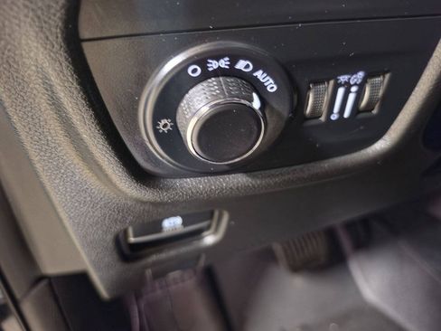 Used 2023 Jeep Grand Cherokee Altitude AWD/4WD image 25