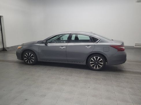 Used 2018 Nissan Altima 2.5 SV FWD image 3