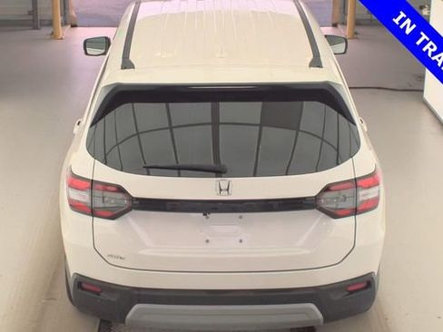 Used 2025 Honda Pilot EX-L image 8