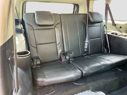 Used 2018 Chevrolet Suburban LT AWD/4WD image 27
