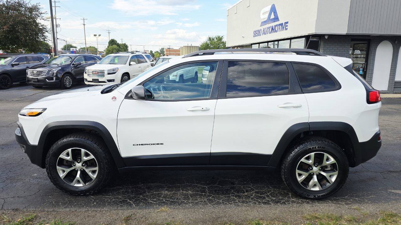 Used 2018 Jeep Cherokee Trailhawk AWD/4WD image 3