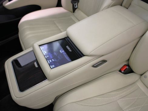 Used 2018 Lexus LS 500 w/ Luxury Package RWD image 41