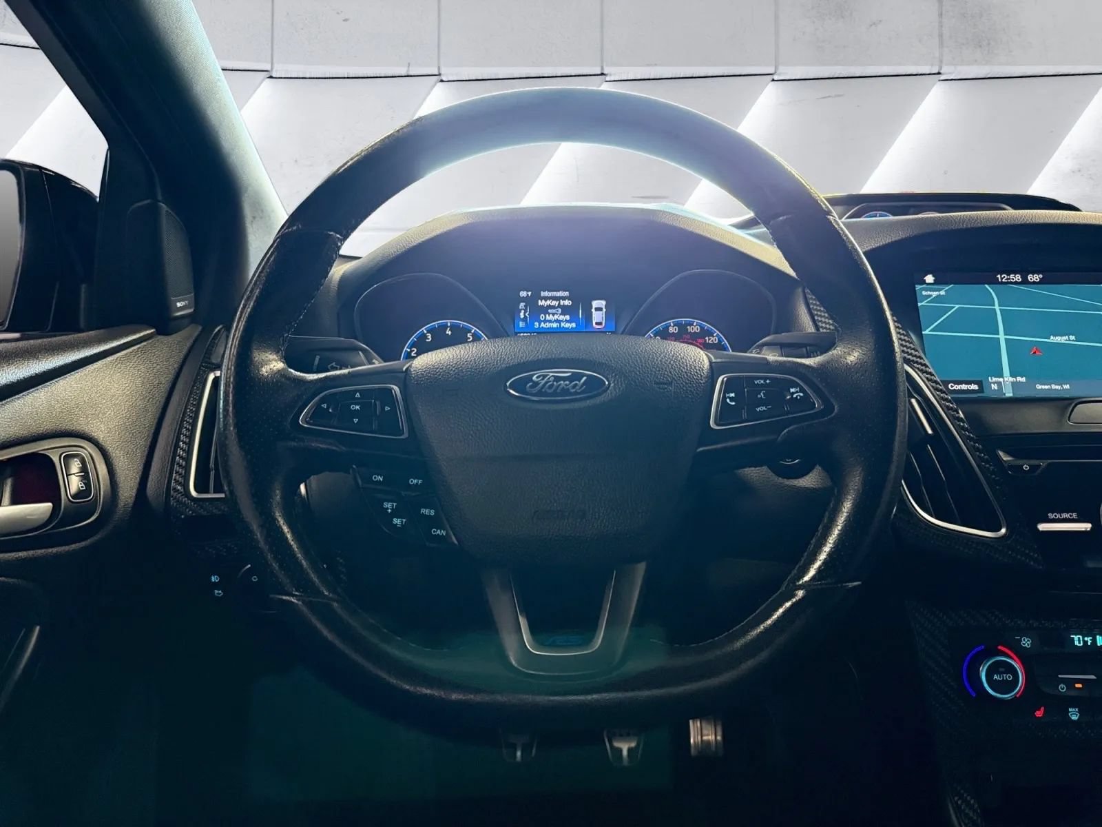 Used 2017 Ford Focus RS AWD/4WD image 23