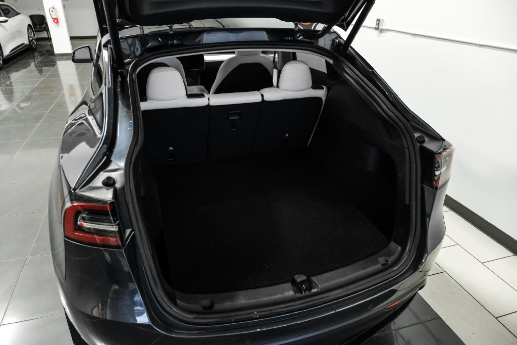 Used 2022 Tesla Model Y Long Range AWD/4WD image 48
