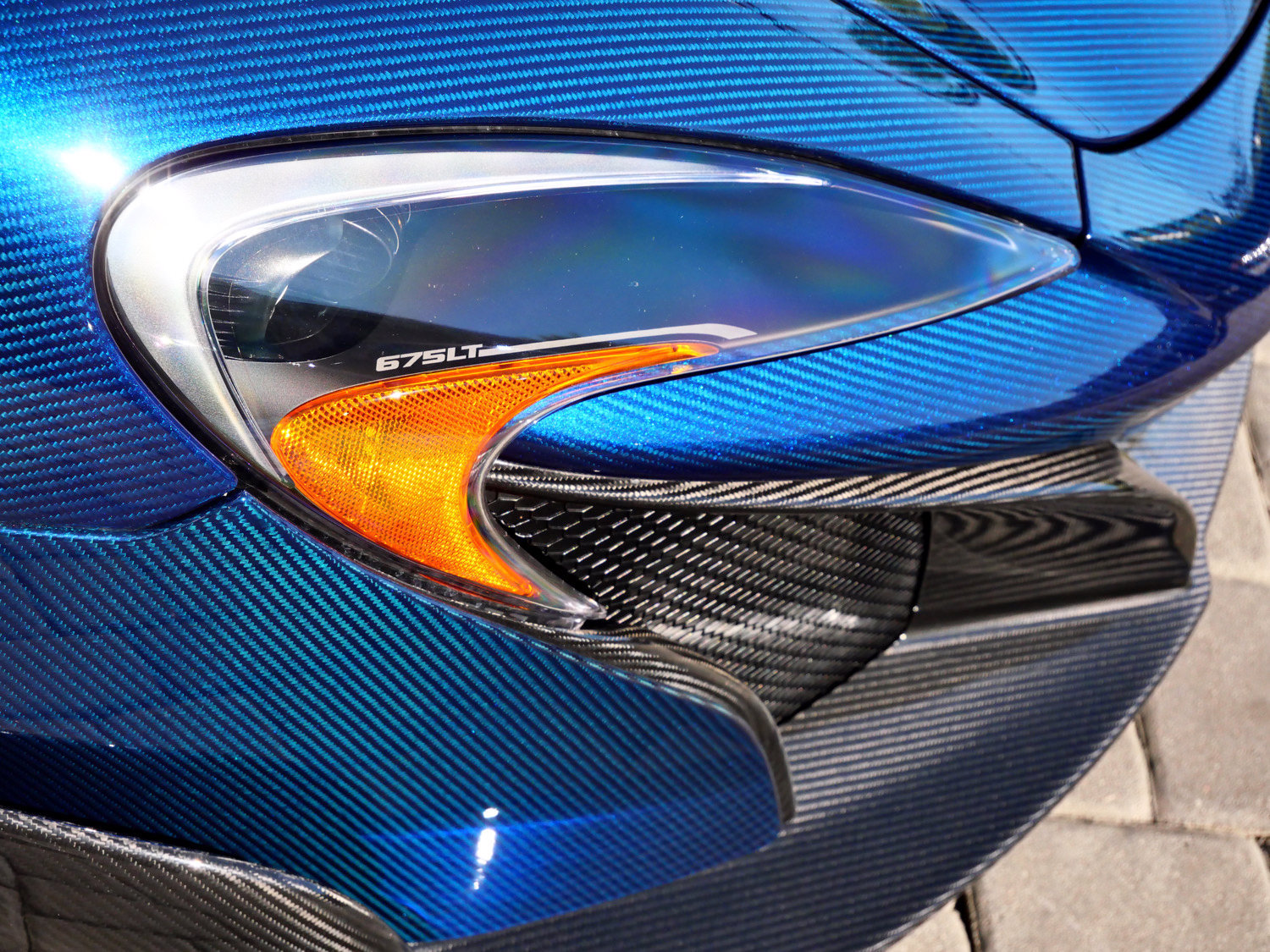 Used 2016 McLaren 675LT Spider RWD image 25