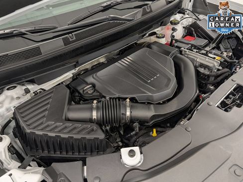 Used 2025 GMC Acadia Elevation w/ LPO, All-Weather Package AWD/4WD image 38