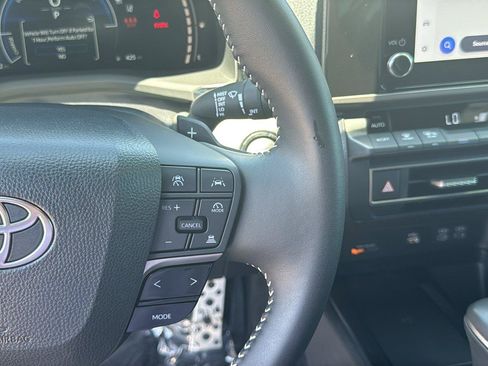 Used 2026 Toyota Camry SE FWD image 19