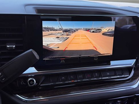 Used 2024 GMC Sierra 1500 SLE image 12