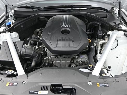 Used 2023 Genesis G70 2.0T w/ Sport Prestige Package image 41