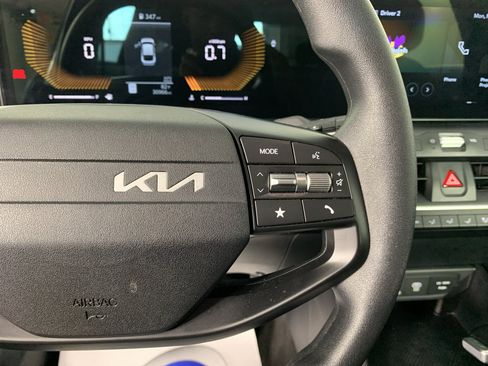 Used 2025 Kia K4 FWD image 21