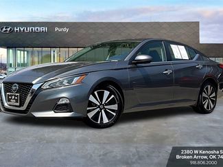 Used 2022 Nissan Altima 2.5 SV image 1