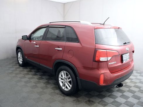 Used 2015 Kia Sorento LX image 7