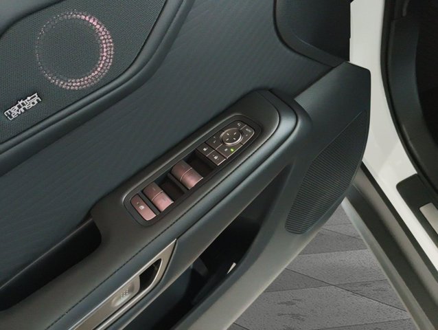 Used 2026 Lexus ES 350h w/ Cold Area Package FWD image 9