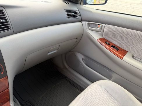 Used 2005 Toyota Corolla CE FWD image 18