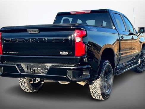 Used 2022 Chevrolet Silverado 1500 LT Trail Boss image 2