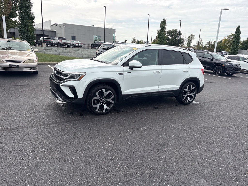Used 2023 Volkswagen Taos SEL AWD/4WD image 1