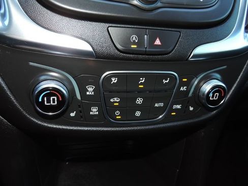 Used 2024 Chevrolet Equinox LT w/ LPO, Floor Liner Package FWD image 23