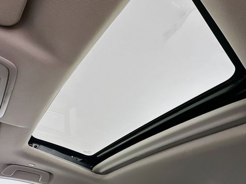 Used 2025 Honda CR-V EX-L image 25