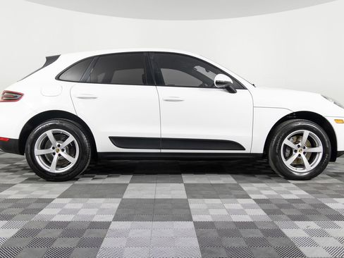 Used 2018 Porsche Macan AWD/4WD image 9