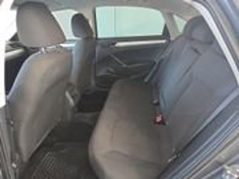Used 2016 Volkswagen Passat 1.8T R-Line image 13
