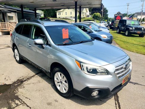 Used 2016 Subaru Outback 2.5i Premium image 8
