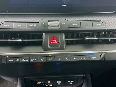 Used 2025 Kia K4 LXS image 24