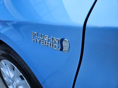 Used 2013 Toyota Prius Prime Advanced FWD image 10