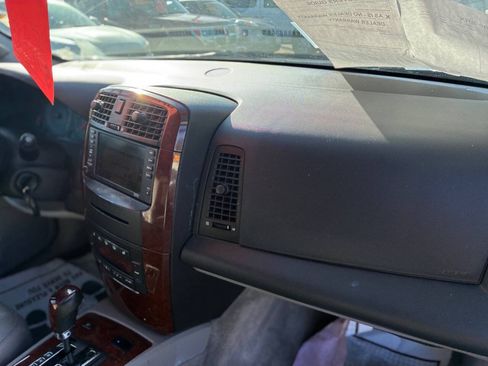 Used 2004 Cadillac SRX AWD/4WD image 8