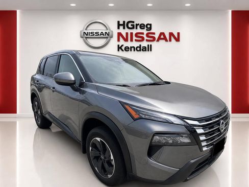 Certified 2024 Nissan Rogue SV FWD image 3