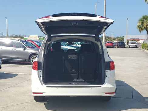 Used 2024 Honda Odyssey Touring image 9