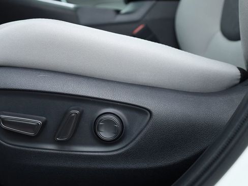 New 2025 Toyota RAV4 XLE image 22