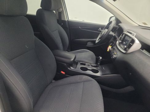 Used 2018 Kia Sorento LX image 21
