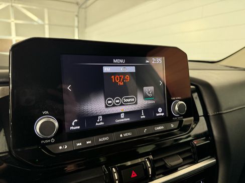 Used 2022 Nissan Pathfinder SV image 20