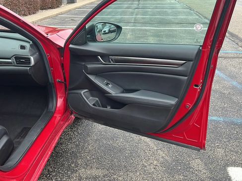 Used 2021 Honda Accord Sport image 9