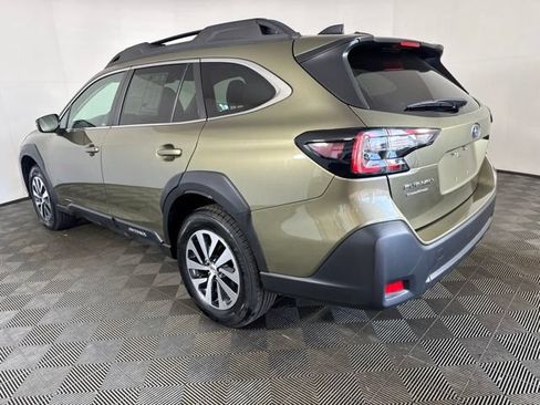 Used 2024 Subaru Outback Premium AWD/4WD image 6