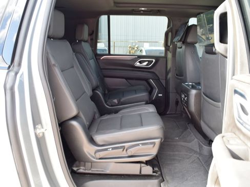 Used 2023 Chevrolet Suburban Z71 w/ Off-Road Capability Package AWD/4WD image 22