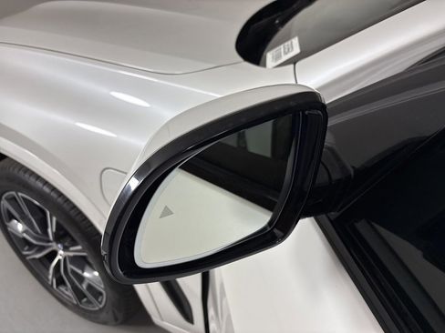 Used 2022 BMW X5 xDrive45e w/ M Sport Package image 15