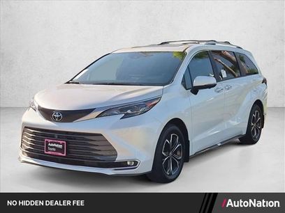New 2026 Toyota Sienna Platinum