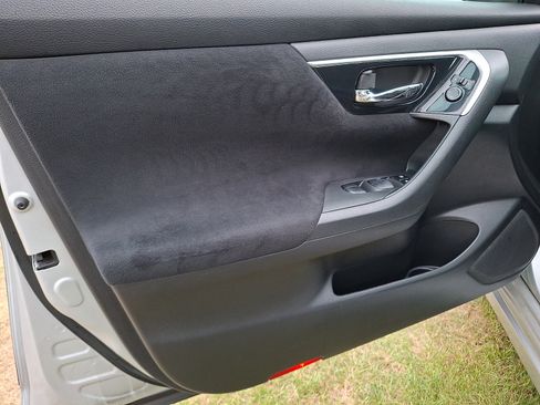 Used 2014 Nissan Altima 2.5 S FWD image 12