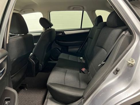 Used 2017 Subaru Outback 2.5i Premium image 17