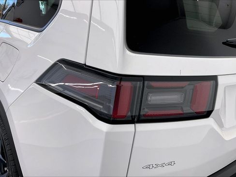 New 2026 Jeep Cherokee Limited AWD/4WD image 16